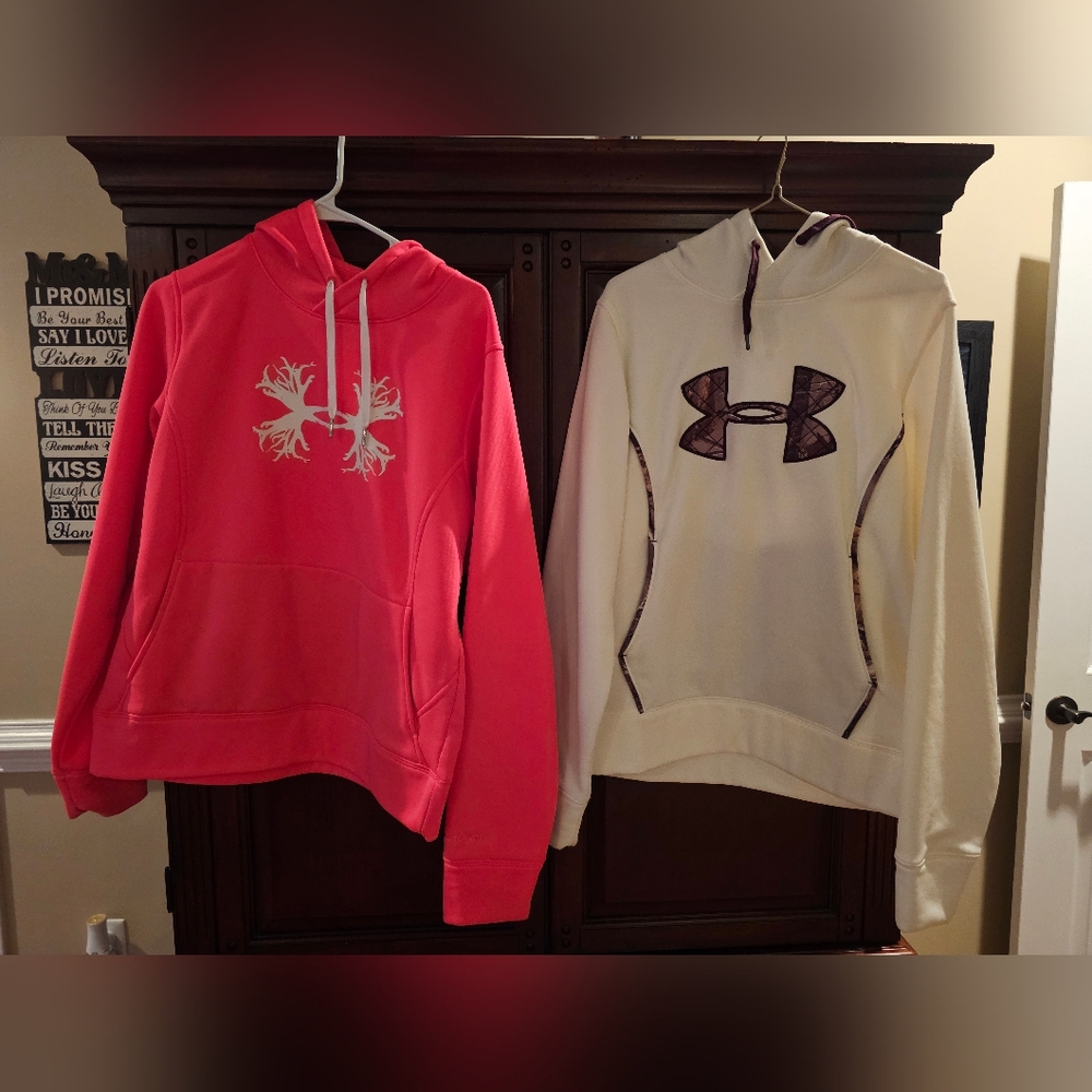 2 under Armour goodies size Medium